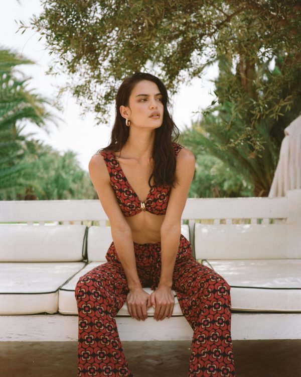 GOLD AKSESUAR DETAYLI BÜSTİYER-GENİŞ PAÇA DESENLİ PANTOLON