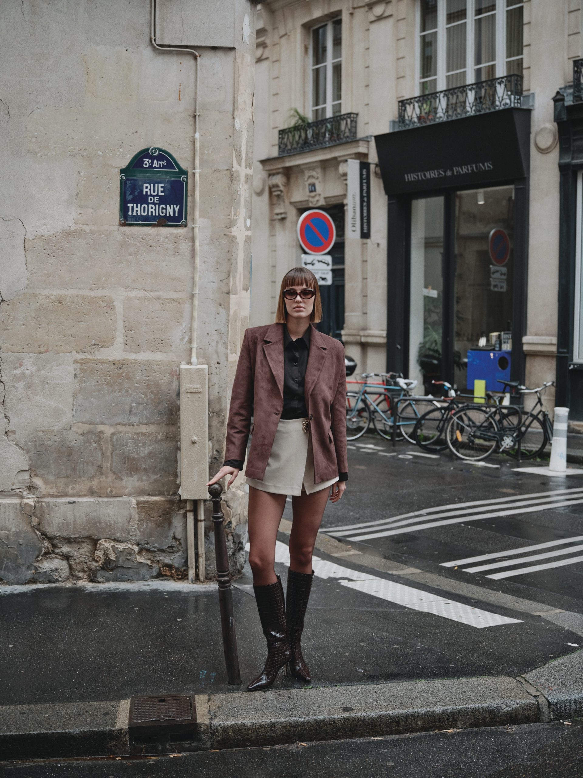 BROŞ DETAYLI ŞORT ETEK