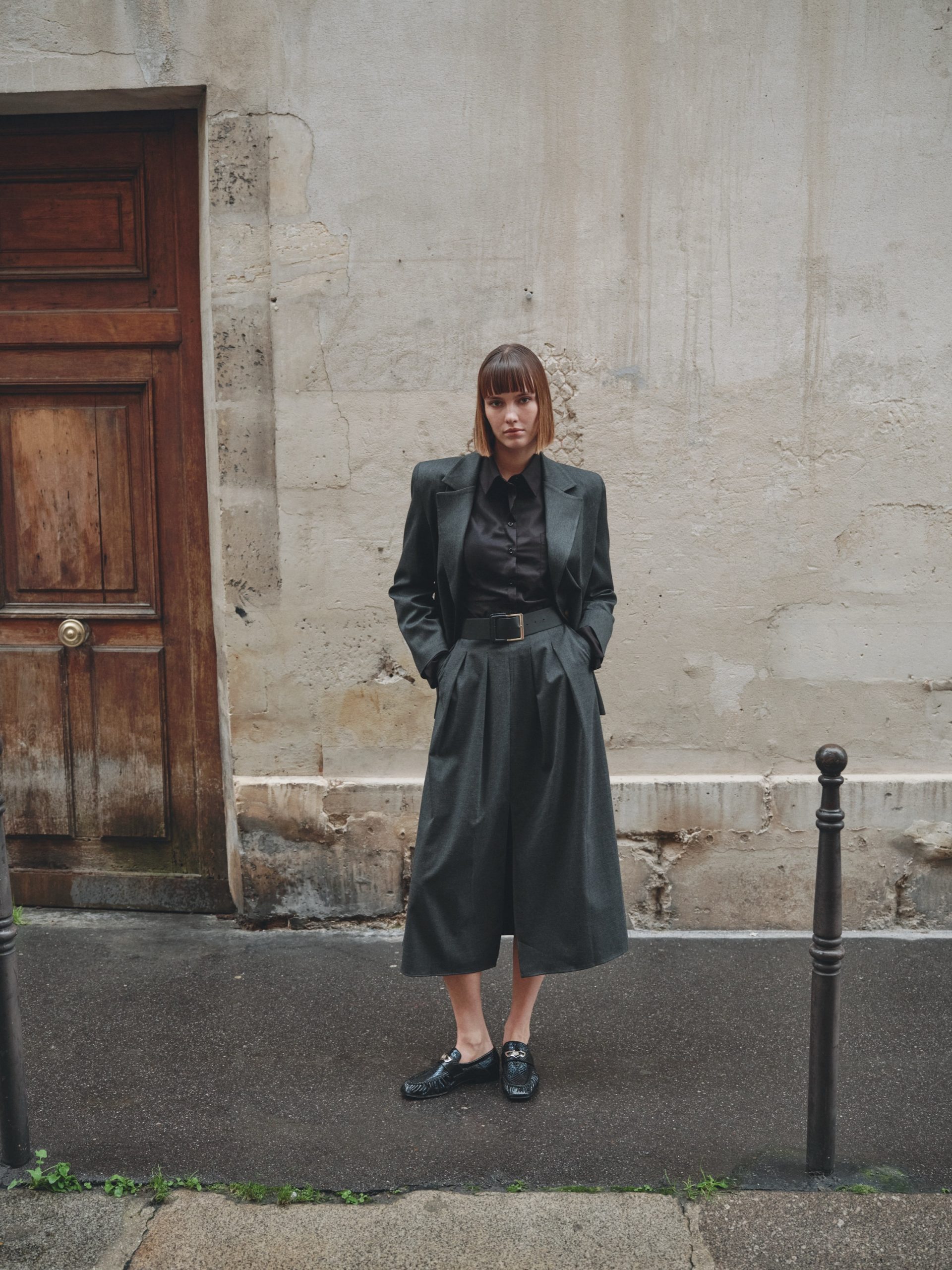 DERİ KEMERLİ MİDİ BOY ETEK