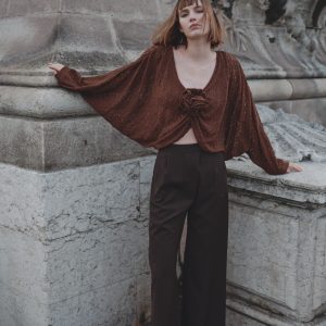 GÜL DETAYLI DANTEL BLUZ