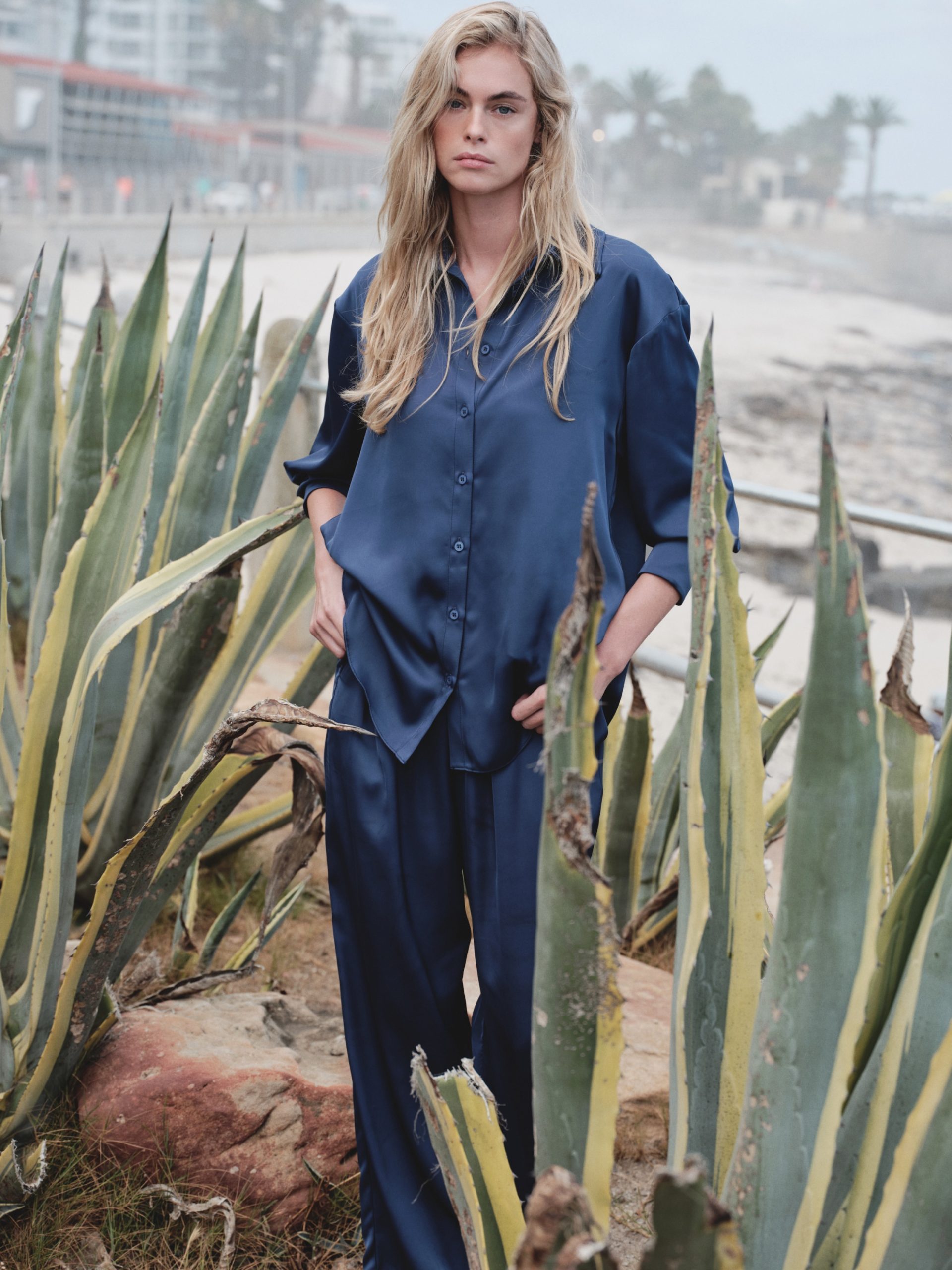 SATEN OVERSİZE GÖMLEK – BELİ LASTİKLİ SATEN PANTOLON