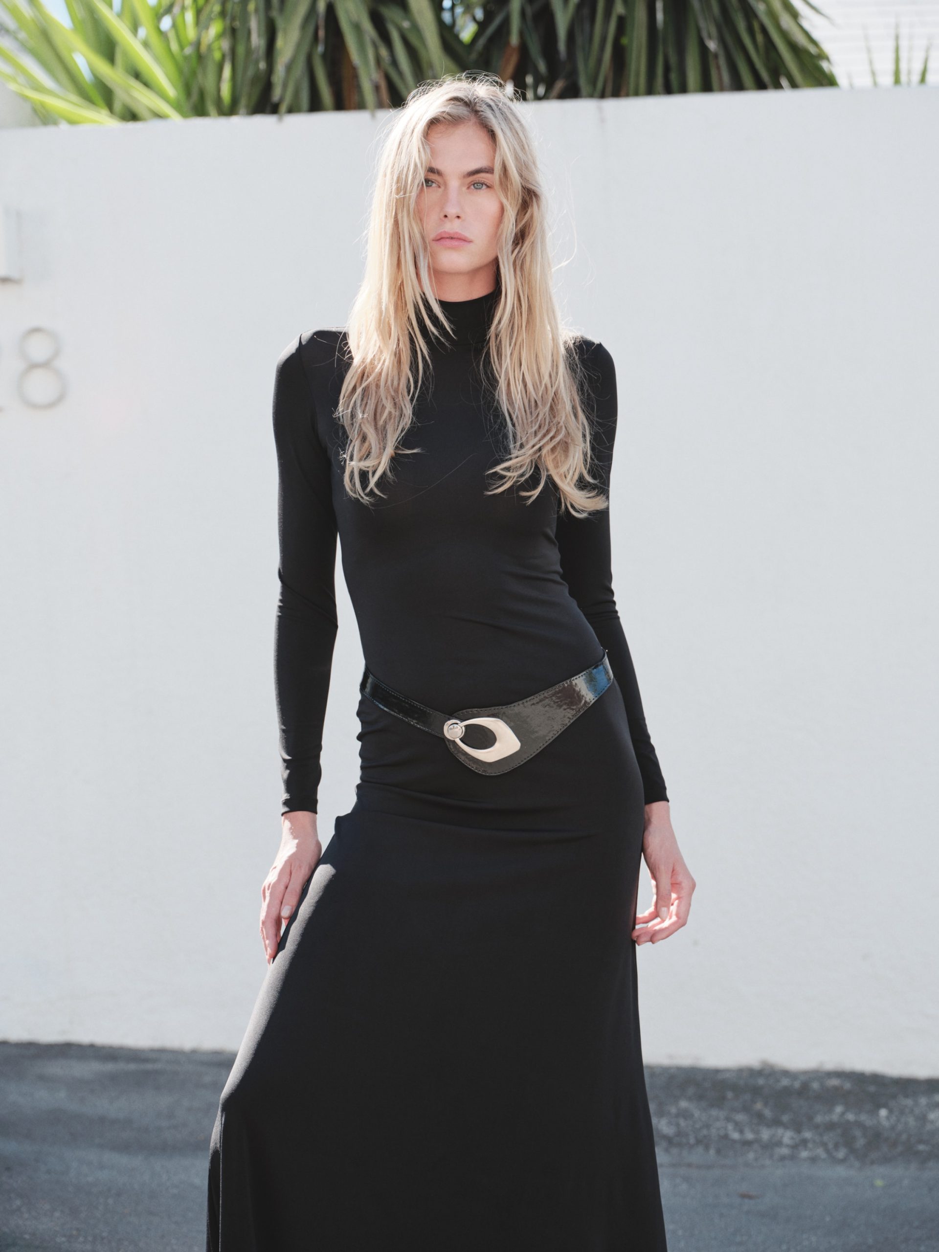 KEMER DETAYLI MAKSİ BOY ELBİSE